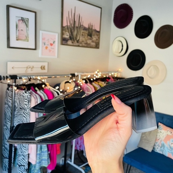 GOOD AMERICAN Square Toe Sandal Heel - Picture 1 of 11